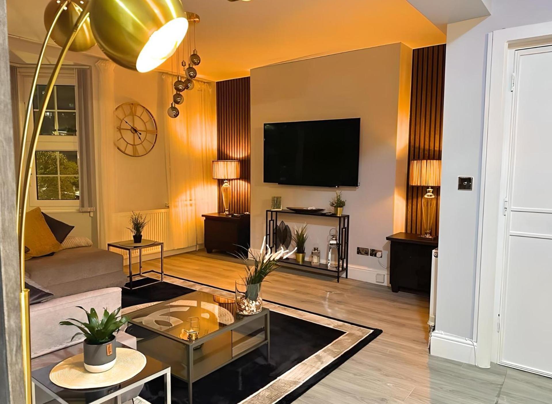 *Luxury 9Ine Lush Jacuzzi Apartment & Balcony* Birmingham Eksteriør bilde