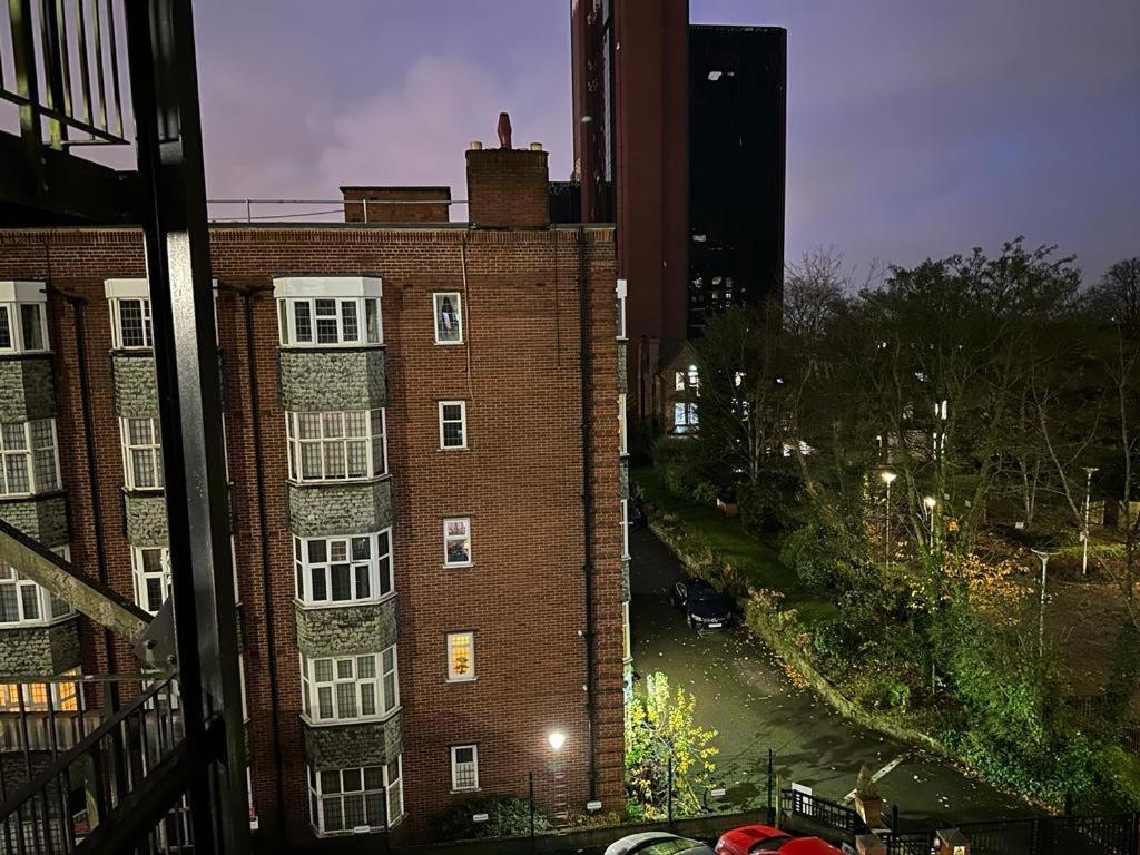 *Luxury 9Ine Lush Jacuzzi Apartment & Balcony* Birmingham Eksteriør bilde